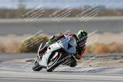 media/Nov-16-2025-Race Pace (Sun) [[8c5fa54630]]/Non Verified Riders (1st 20 Minutes)/1-Turn 14 (10am)/